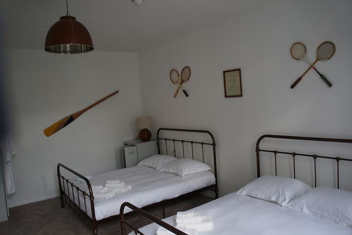 Room 43 of 59