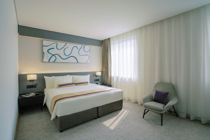 Room 30 of 85