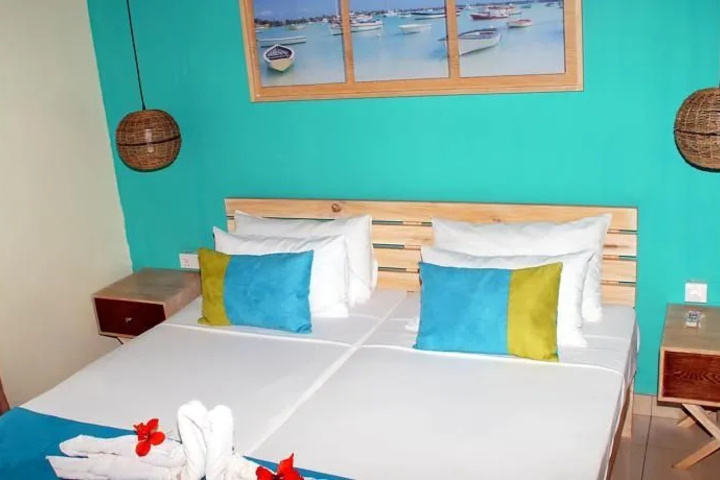 Room 3 of 8