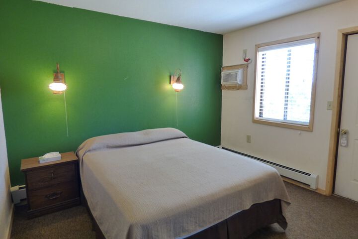 Room 28 of 39