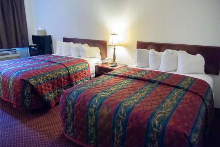 2 Queen Beds Suite (3 of 4)