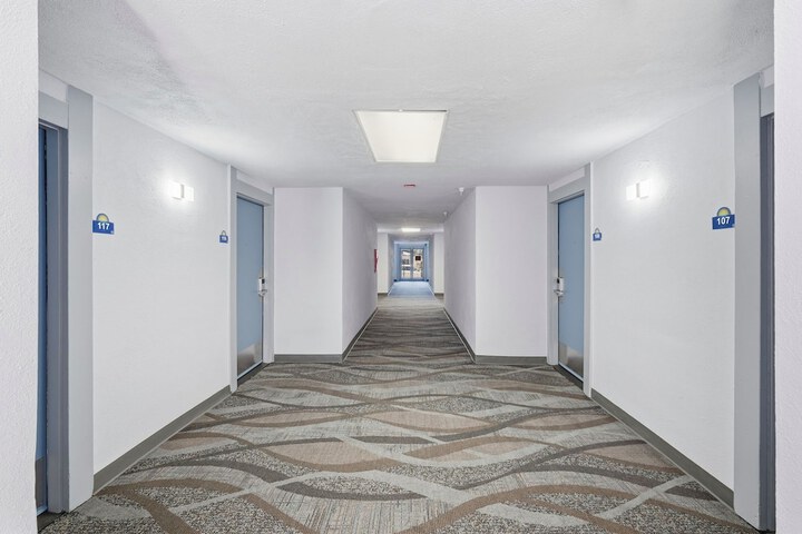 Ballroom/Hall 61 of 75