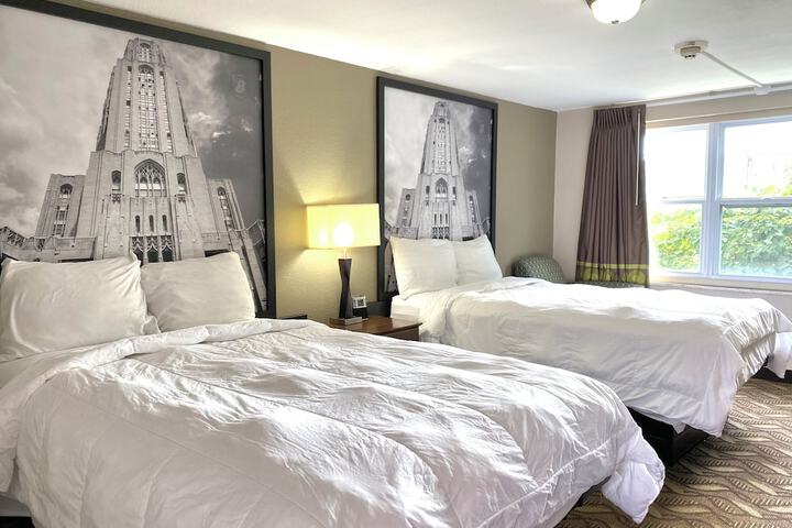 1 King Bed (1 of 16)