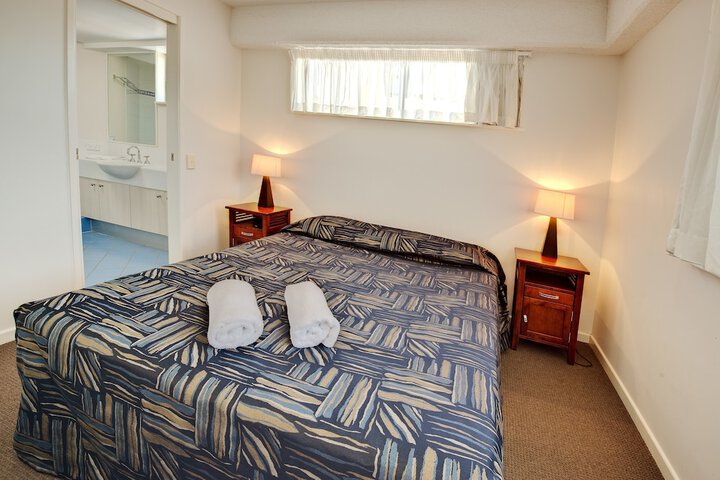 Room 3 of 40