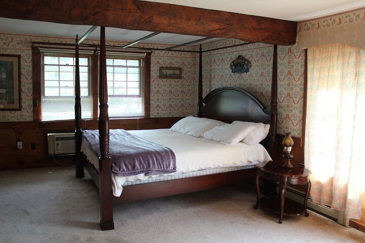 Room 8 of 40
