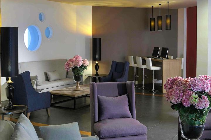 Hotel Interior 6 of 47