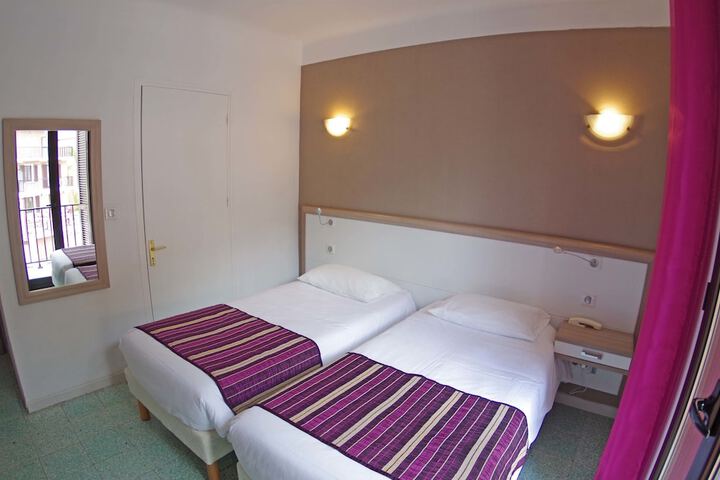 Room 19 of 82