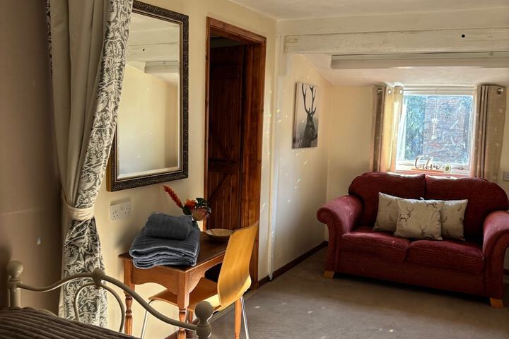 Room 6 of 12