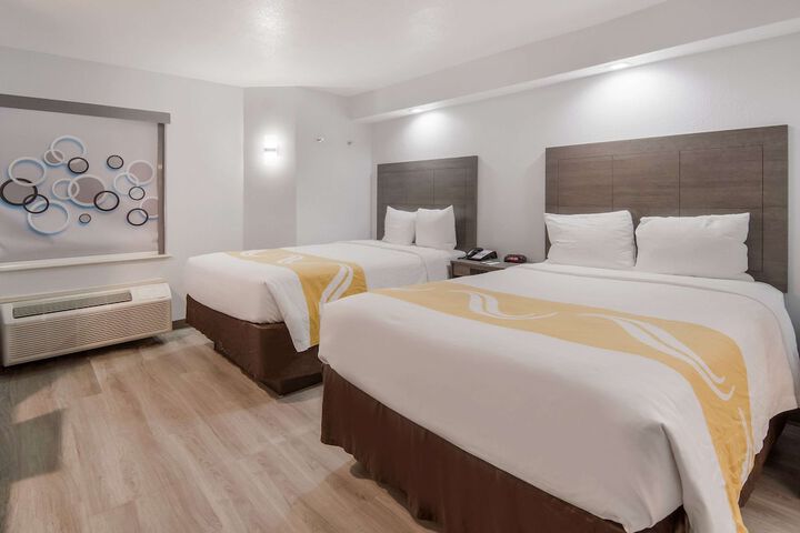 2 Double Beds (8 of 15)