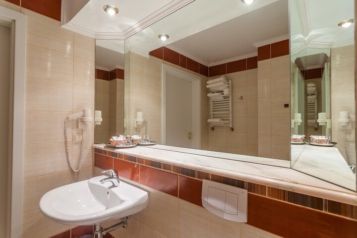Clean Restrooms
