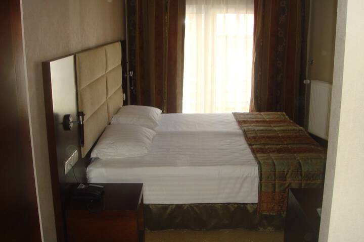 Room 12 of 50