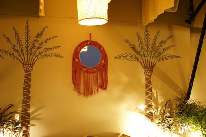 Lounge 18 of 30