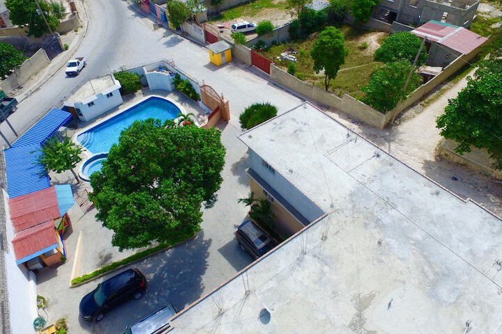 Pool 11 of 17