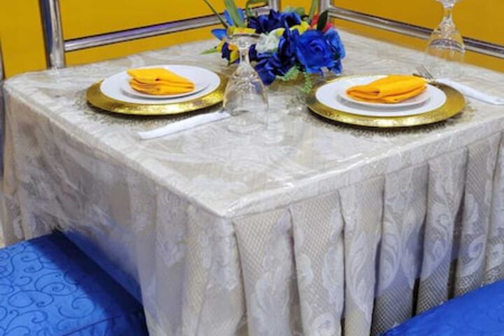Dining 61 of 98