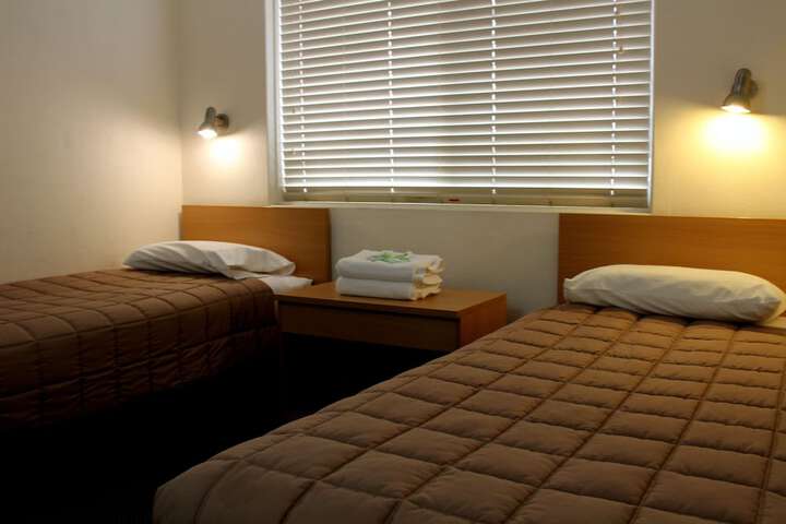 Room 9 of 33