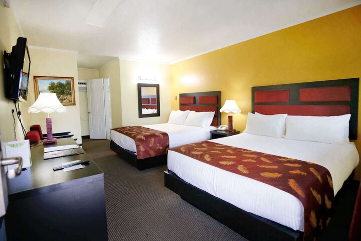 Room 15 of 61