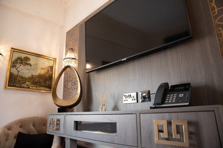 Room 30 of 60