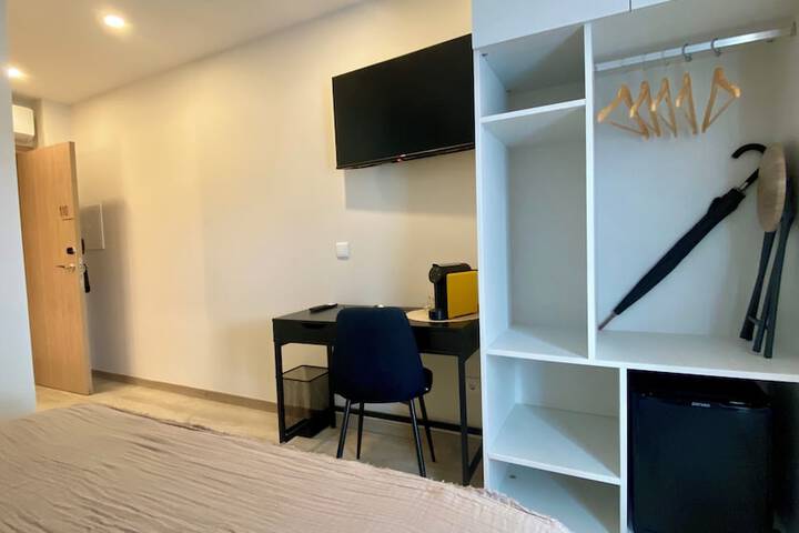 Room 2 of 21