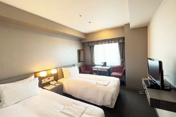 Room 9 of 21