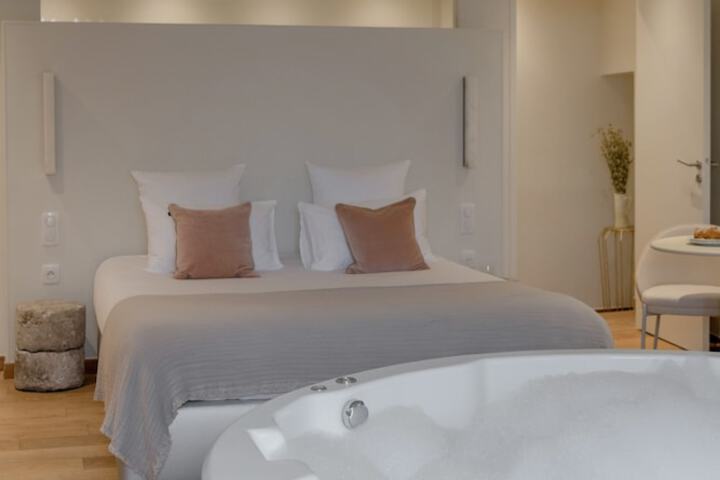Room 708 of 780
