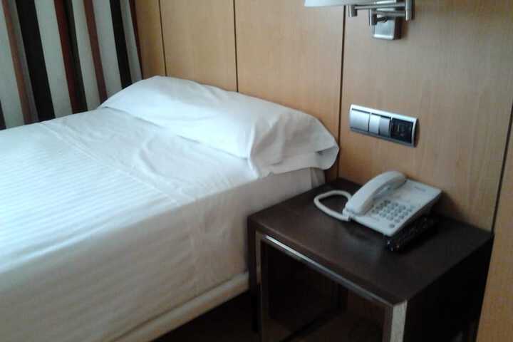 Room 17 of 31