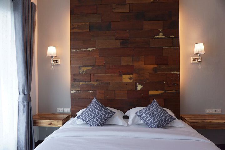Room 8 of 48