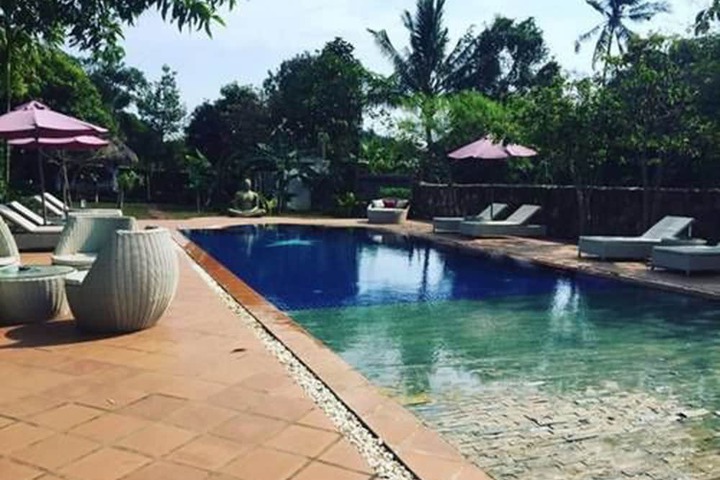 Pool 44 of 117