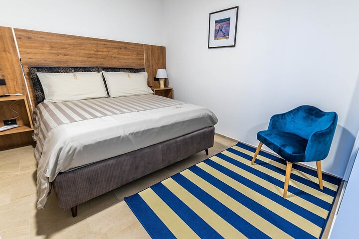 Room 5 of 24