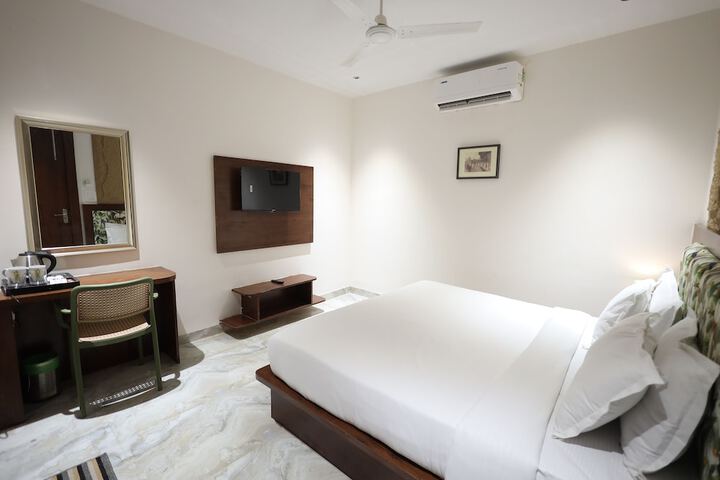 Room 18 of 43