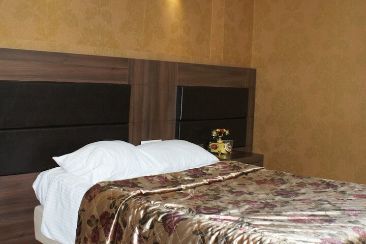 Room 8 of 37