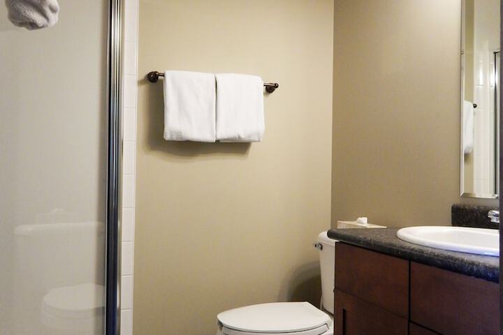 Room 110 of 192