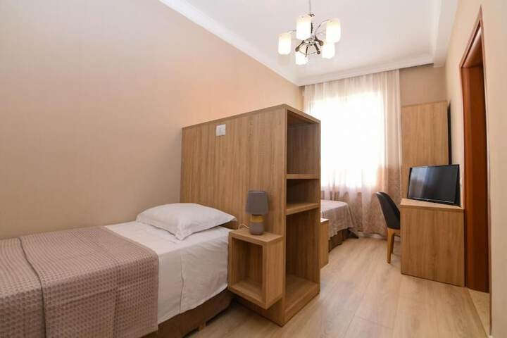Room 9 of 33
