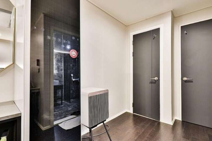 Room 25 of 44