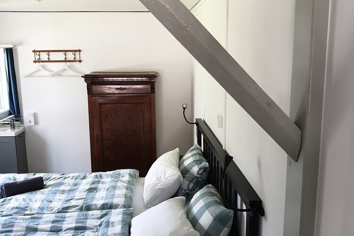 Room 25 of 62