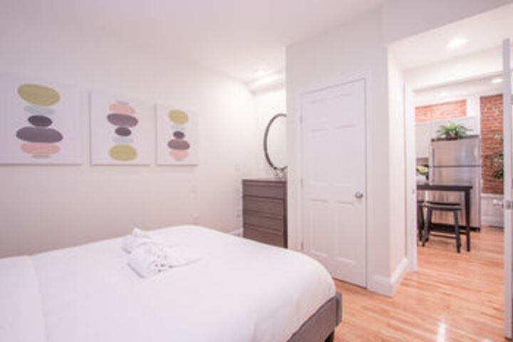 Room 10 of 17