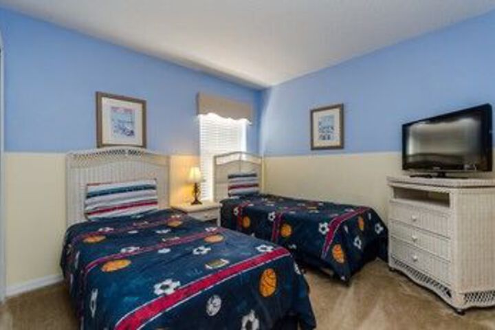Room 12 of 26