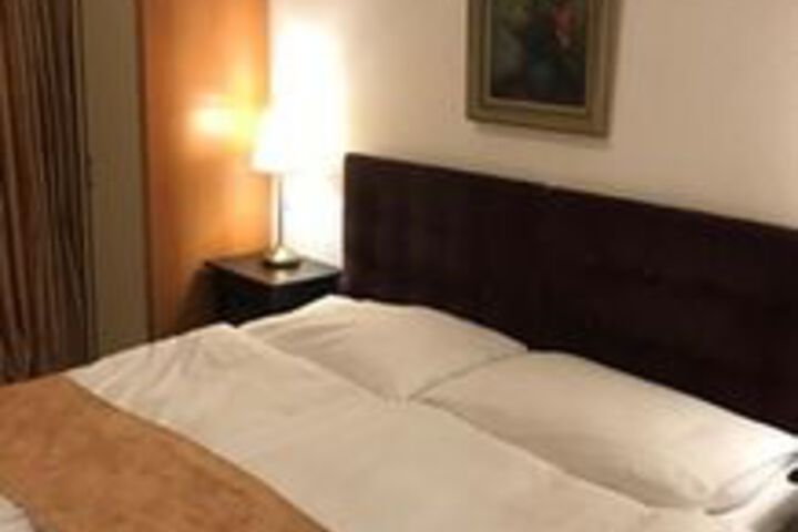 Room 37 of 60