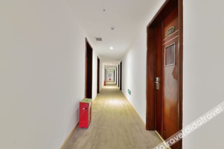 Hotel Interior 11 of 32