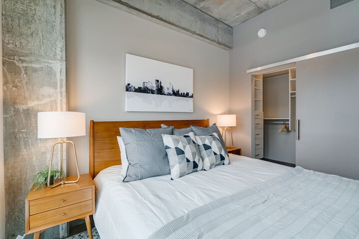 Room 4 of 36