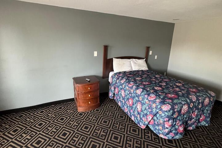 Room 6 of 21