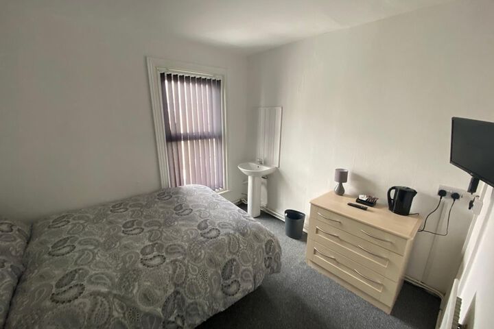 Room 12 of 32