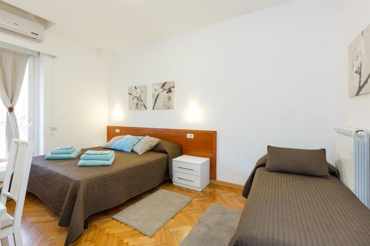 Room 12 of 52