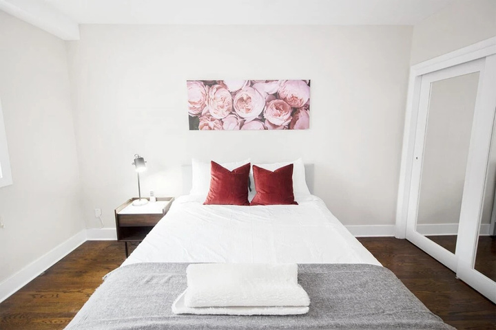 Photo of 2-bedroom Suite on Corydon Ave Parking Included
