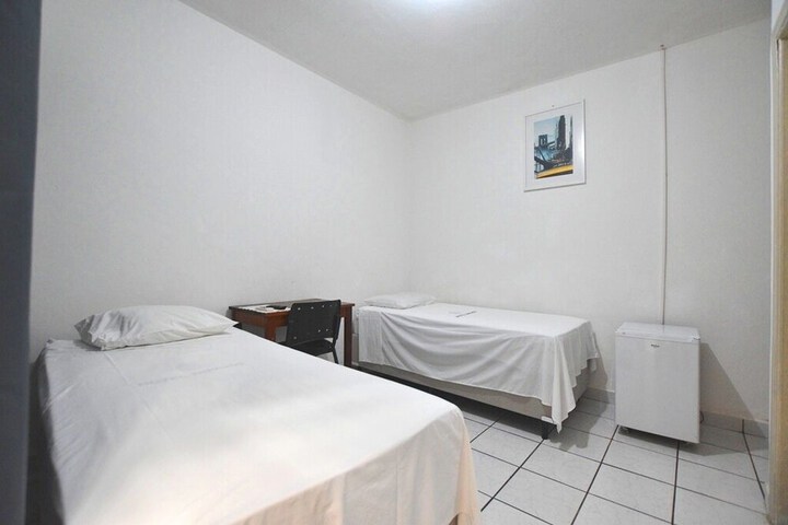 Room 6 of 34