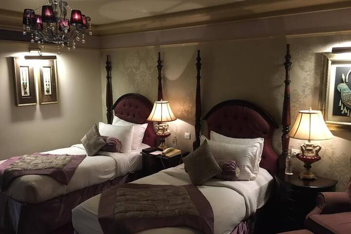 Room 12 of 42