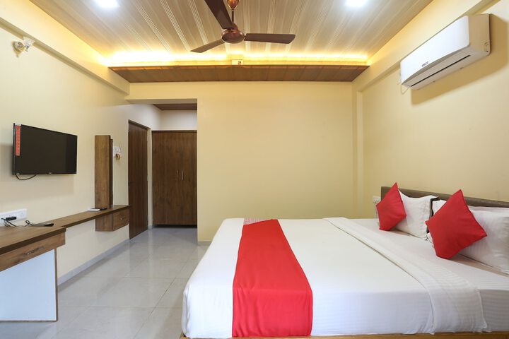 Room 4 of 17