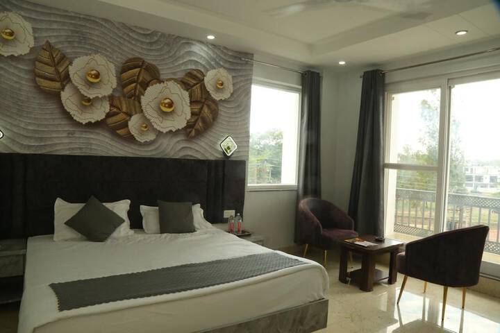 Room 10 of 30