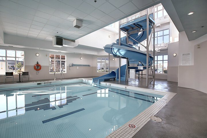 Hotel Pool