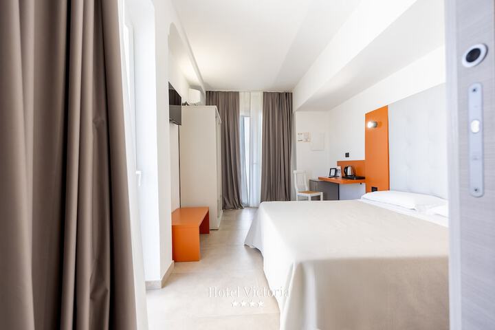 Room 29 of 125