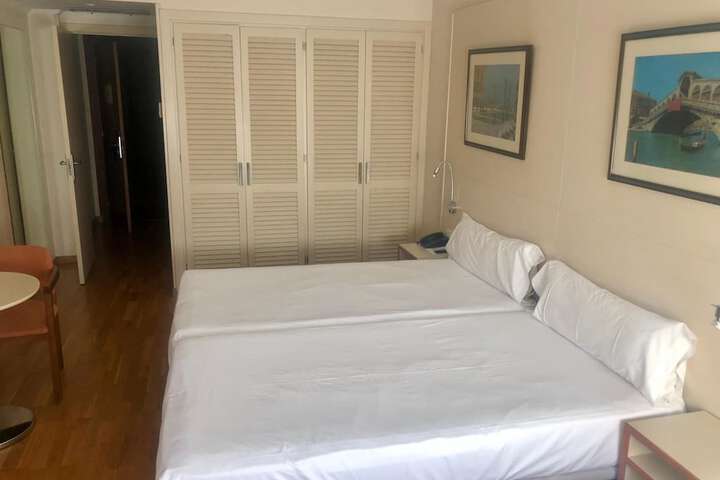 Room 13 of 50
